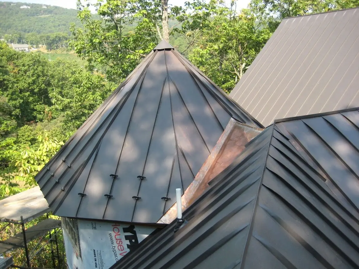 Professional Roof Tarp Installation by Craftsman Roofing in Iona